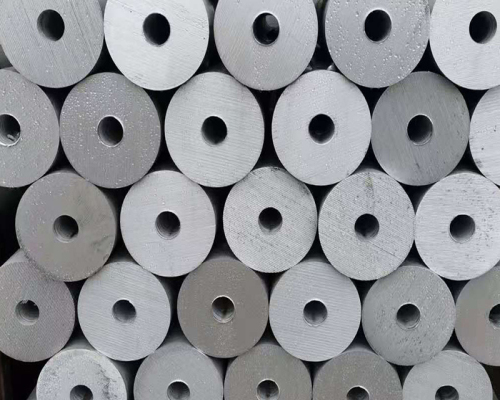 中國(guó)有(yǒu)色金(jīn)屬工(gōng)業(yè)協會(huì)會(huì)長(cháng)：大(dà) 宗商品漲價嚴重偏離(lí)